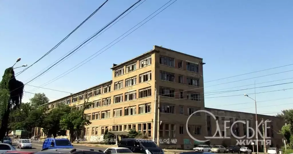 Мріяли перетворити в музей: В Одесі продають занедбану будівлю КІНАПу