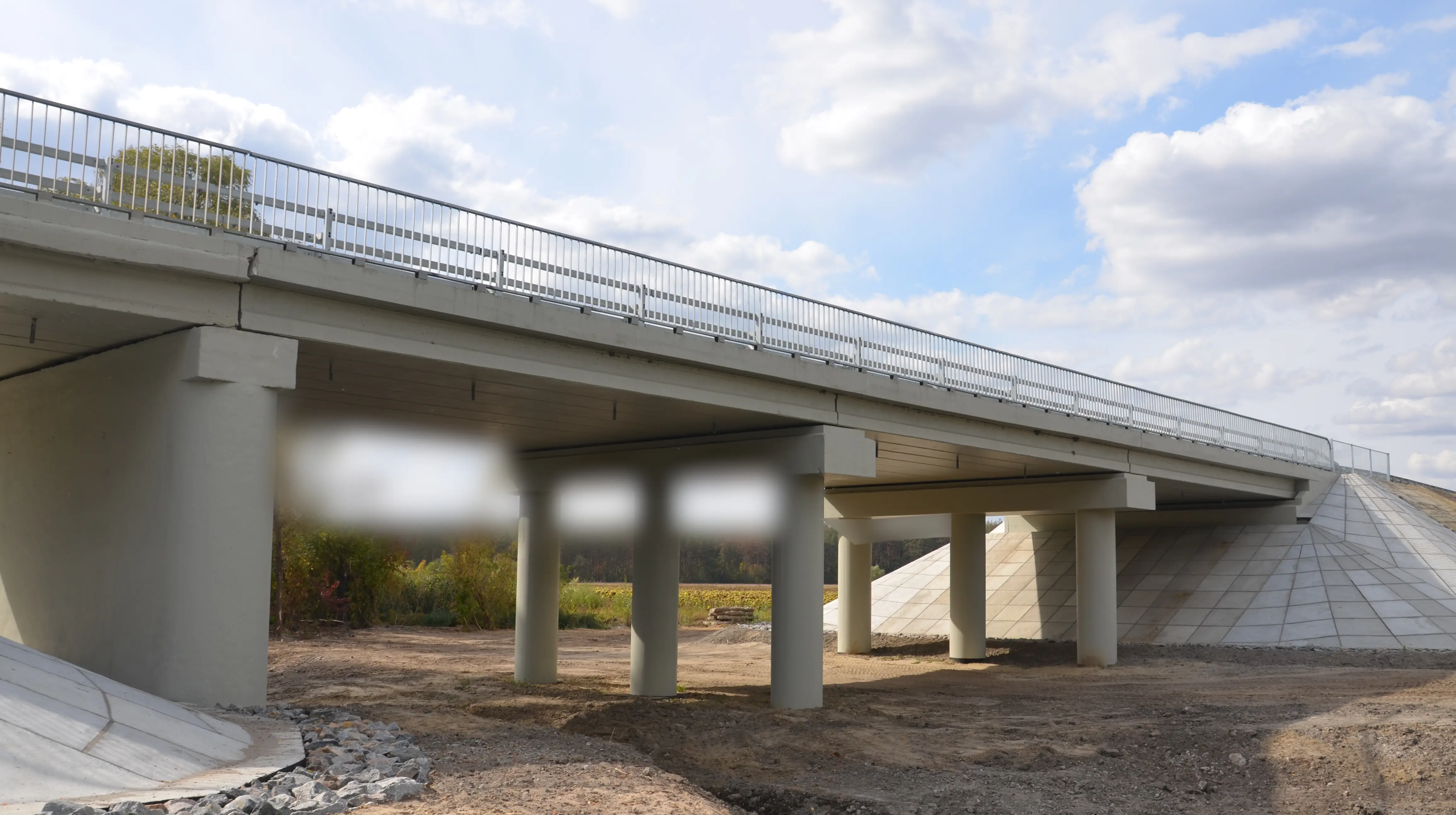 У прифронтових регіонах відновили два стратегічні мости