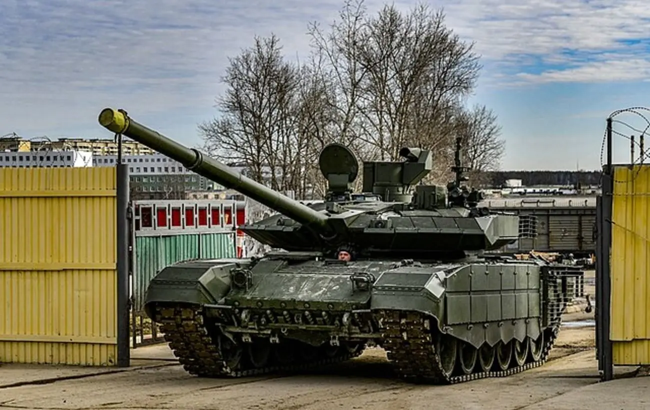 Українські дрони знищили танк Т-90М "Прорив" ворога
