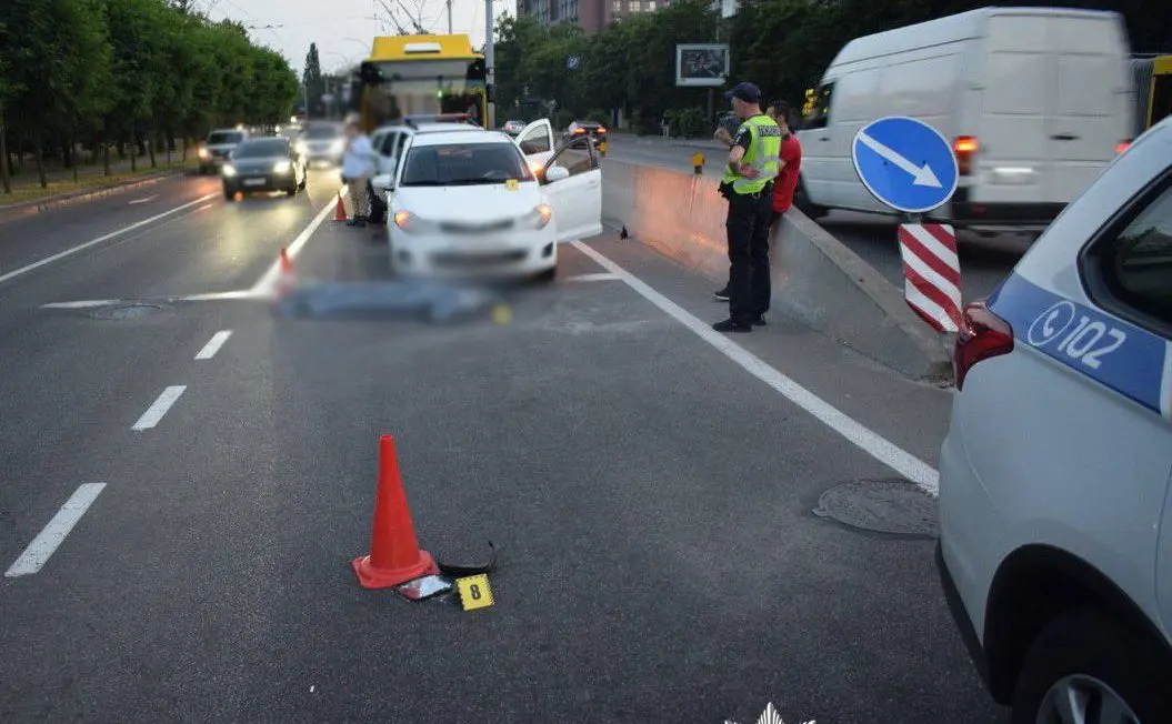 Збив мотоцикліста, який помер від ран і втік з місця ДТП: у Києві судять водія