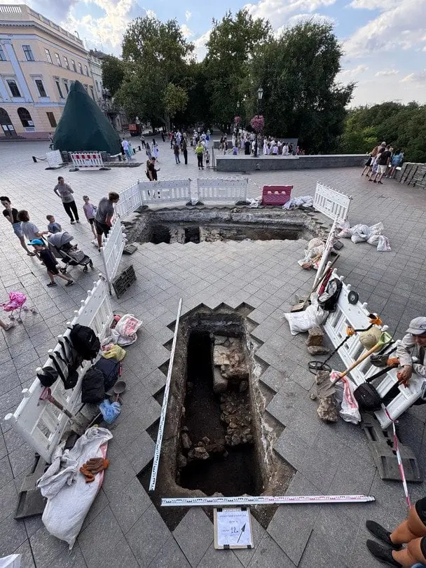 В Одесі на Приморському бульварі знайдено унікальні артефакти XIV століття (фото)