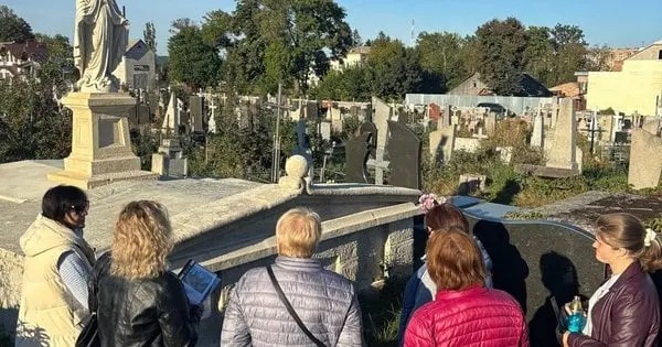 У Чорткові відкрили туристичний маршрут місцевими цвинтарями і гробівцями