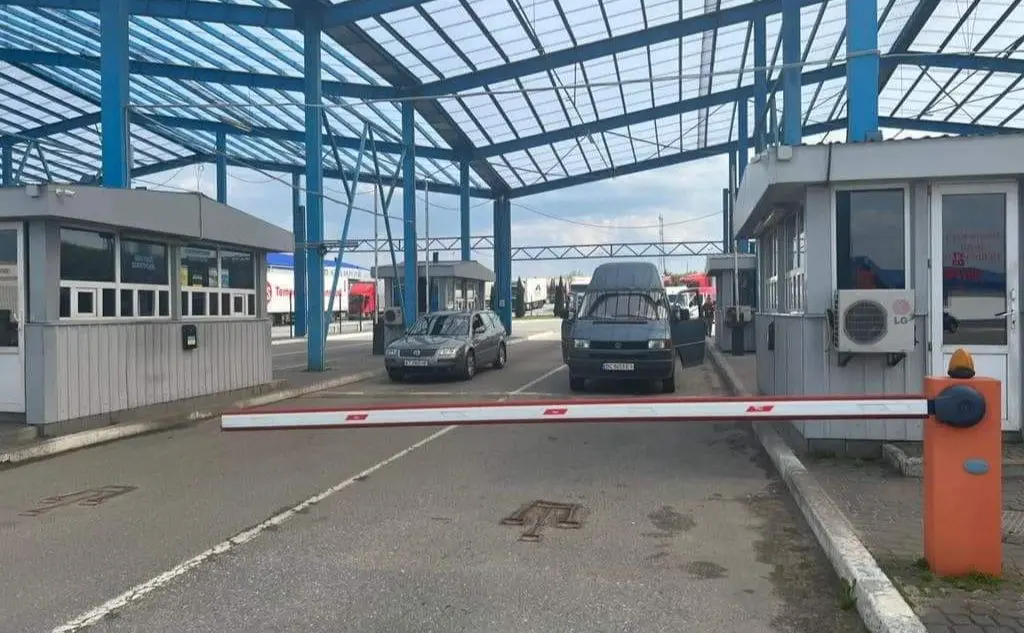 Пасажиропотік через український кордон б’є рекорди другий тиждень поспіль