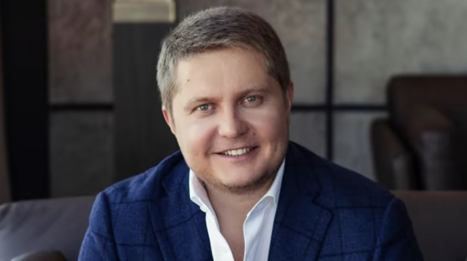 Родина ексрадника голови Фонду держмайна скупила в ОАЕ дорогу нерухомість – Схеми
