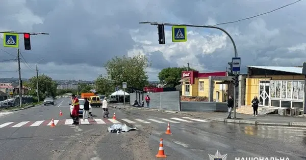 У Хмельницькому водій вантажівки збив на смерть 69-річну пішохідку