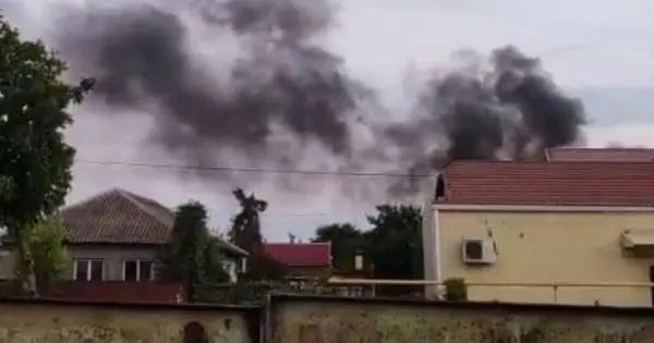 Атака дронів у Краснодарському краї: НПЗ та військова частина в пожежі