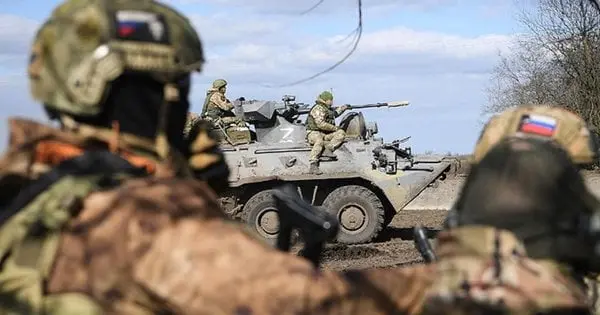 На одному з напрямків росіяни посилають в бій кухарів та водіїв через великі втрати