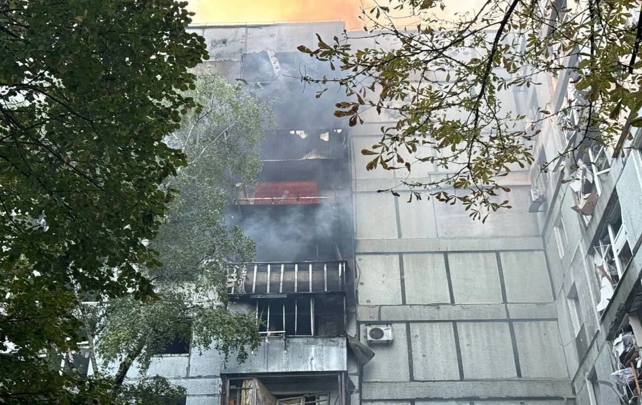 У Дніпрі вже 30 постраждалих через нічну масовану атаку Росії (відео)