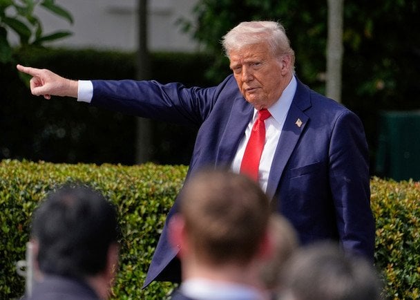 Трамп заявив, що врятував верховного лідера Ірану від "жахливої та ганебної смерті"