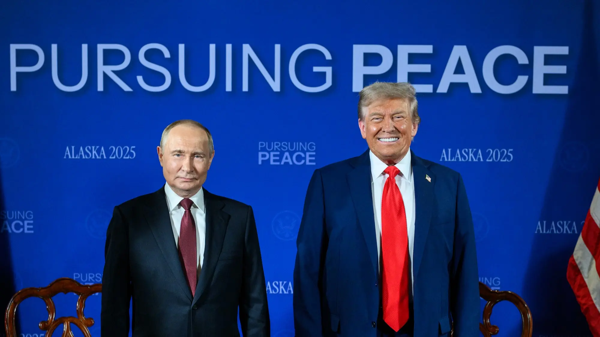 Встреча Трампа и Путина началась