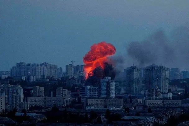 Росія вдарила по Києву балістикою: у місті пролунали потужні вибухи