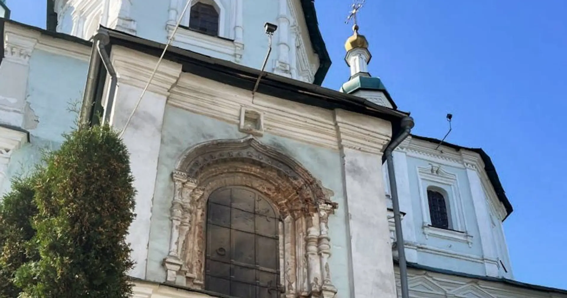 Дрон влучив у Свято-Воскресенський собор під час атаки росіян на Суми