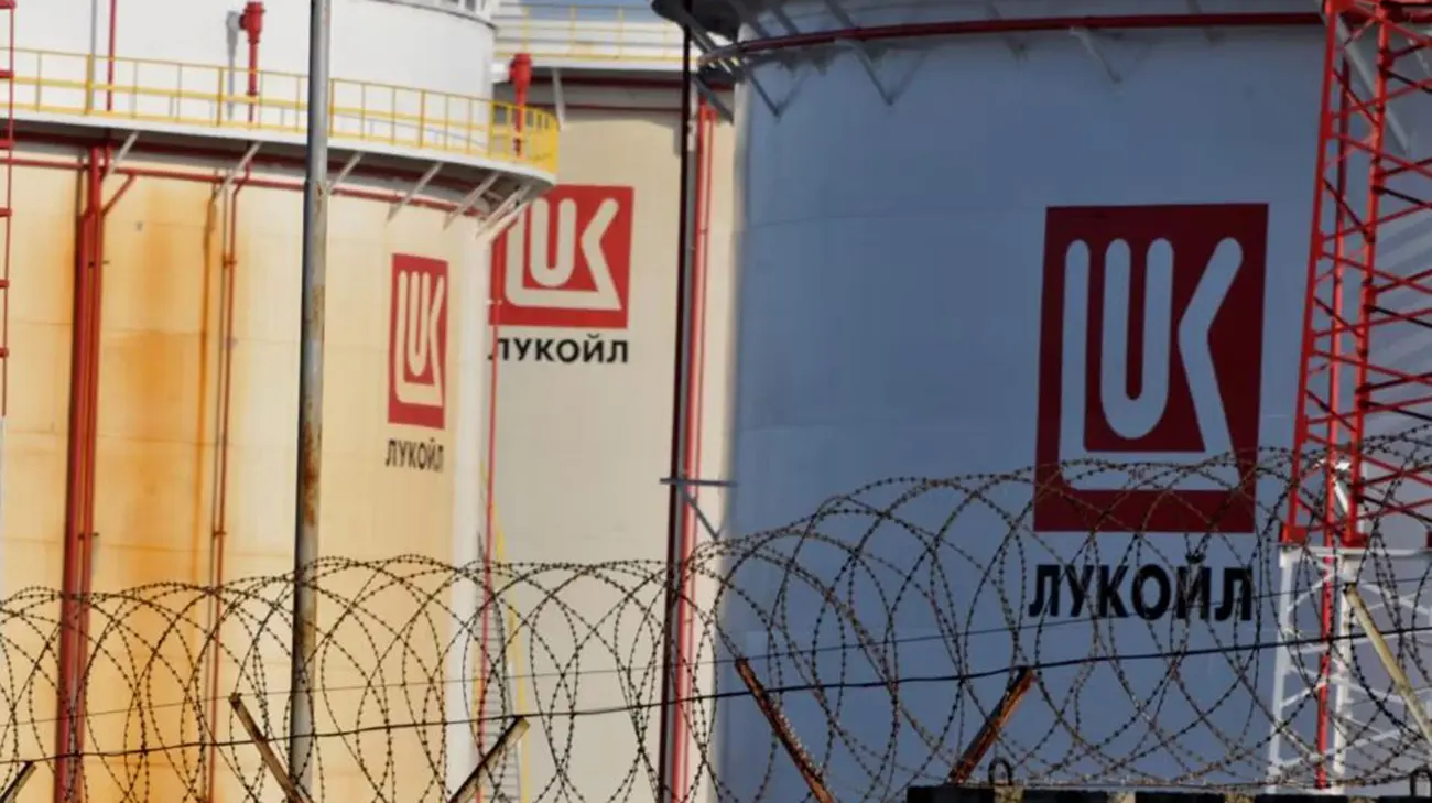ЗМІ: Німеччина та Франція хочуть санкцій ЄС проти російського "Лукойла" у 19-му санкційному пакеті