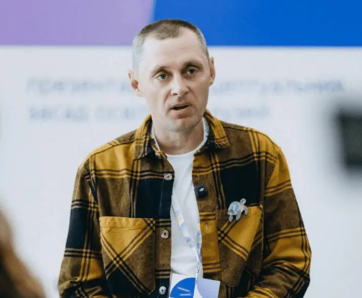 МОН відзначило вчителя фізкультури з Бучі за внесок у презентацію освітніх реформ