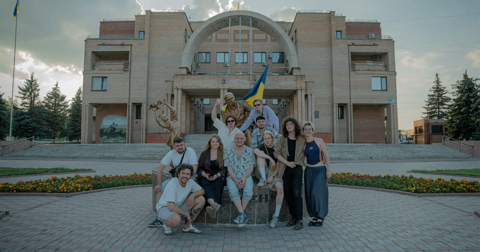 "Літслем – це поетичне гамселиво": як харківські поети вчили балаклійців вірші читати