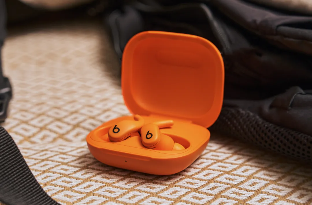 Beats переробила кінчик крила навушників Powerbeats Fit
