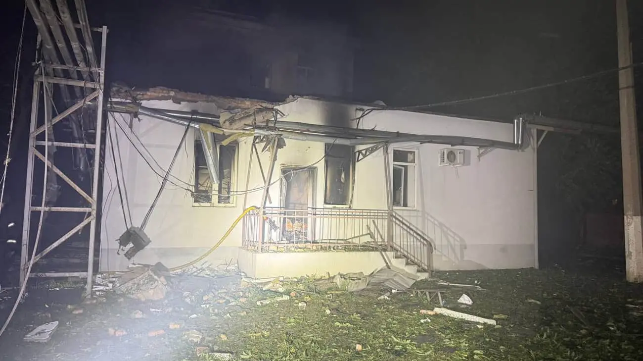 Російські безпілотники вдарили по пологовому будинку в Одесі