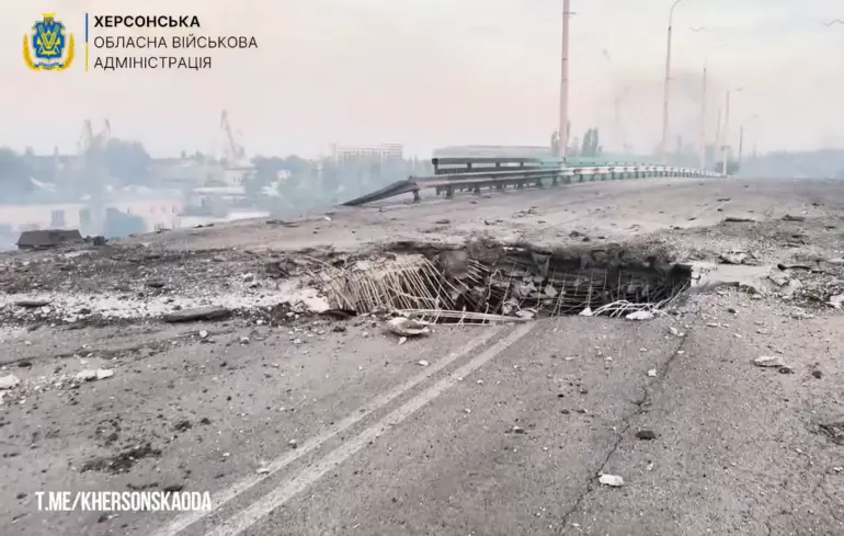 Військовий розповів про загрози від ураження росіянами мосту в Херсоні 