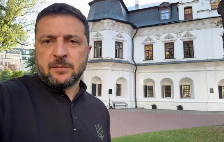 Зеленський підписав укази про застосування трьох пакетів санкцій 