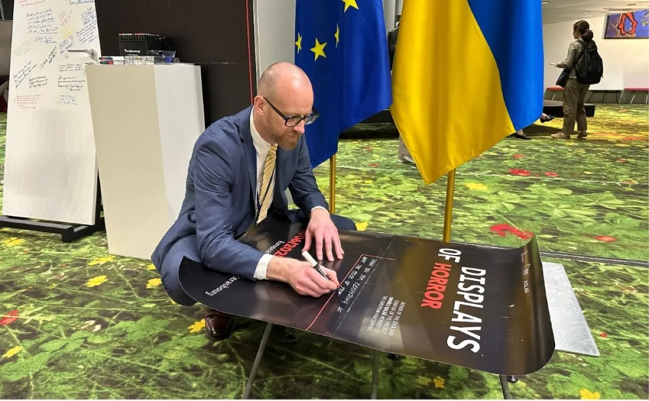 У Європарламенті розгорнули експозицію про злочини російських окупантів в Україні
