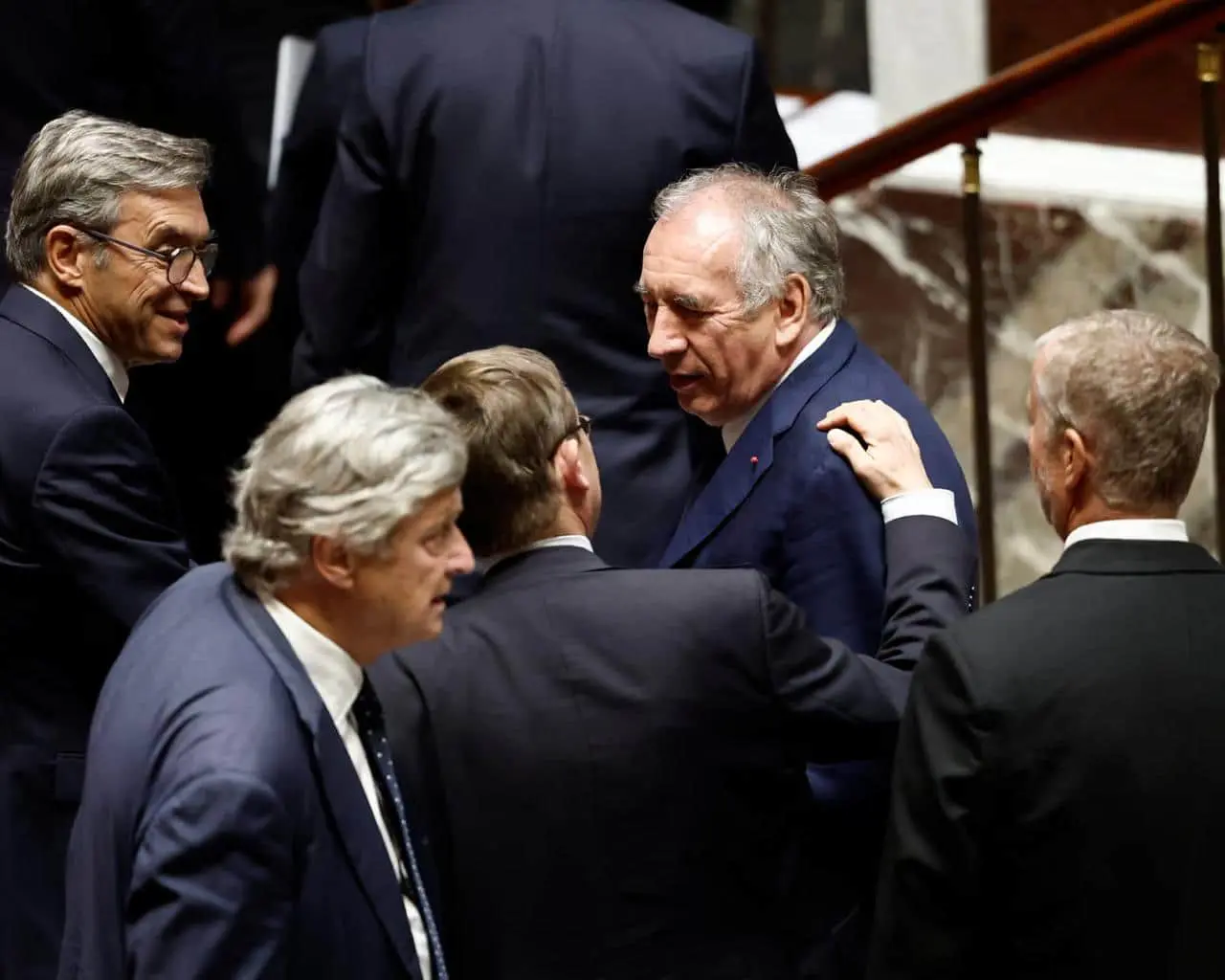 Парламент Франції висловив недовіру уряду Байру