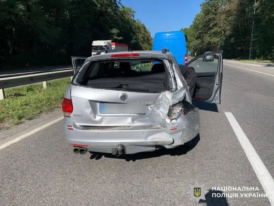 Машина, в яку в’їхав одесит, збила пішохода у Вінницькому районі