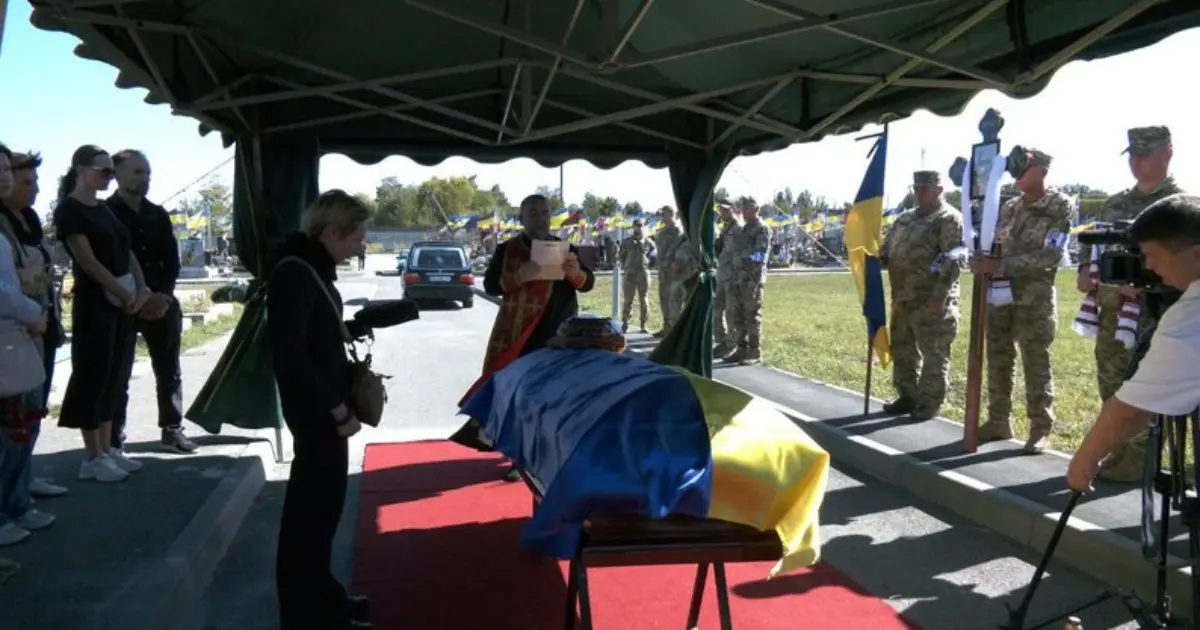 У Вінниці попрощались із загиблим розвідником Олегом Кривогузом