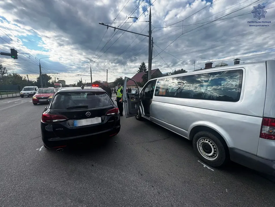 На Немирівському шосе у Вінниці п’яний водій вчинив ДТП