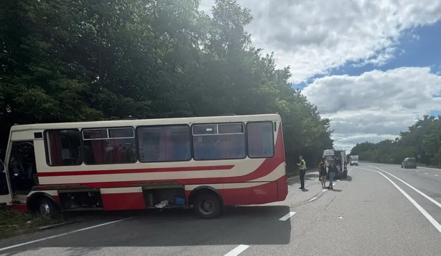 Автобус «Вінниця – Житомир» з пасажирами потрапив у ДТП