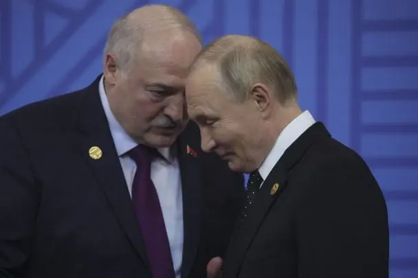 "Стурбовані виживанням": Лукашенко сказав, про що говорив із Путіним у Кремлі
