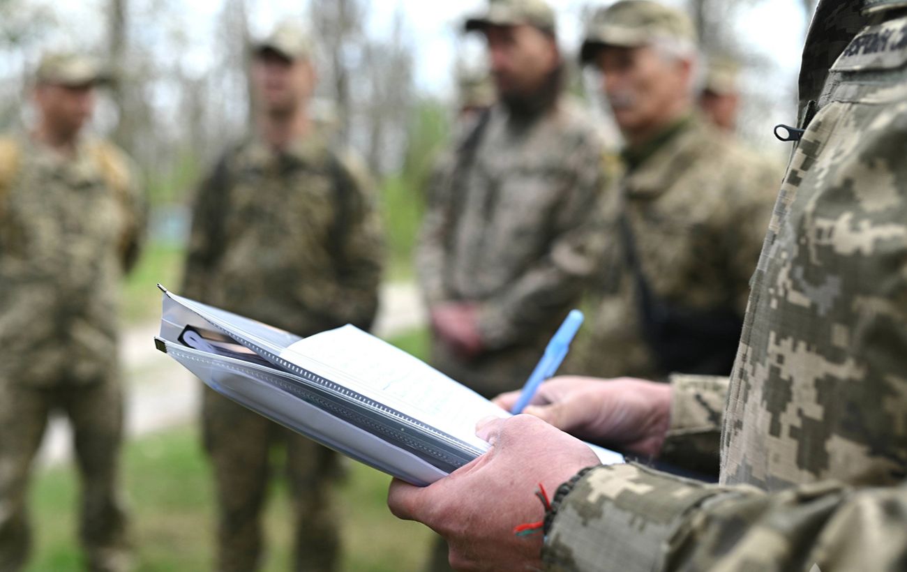 У Кременчуці група чоловіків напала на співробітників ТЦК: подробиці інциденту