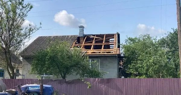 На Рівненщині через негоду знеструмлені села та пошкоджені будинки