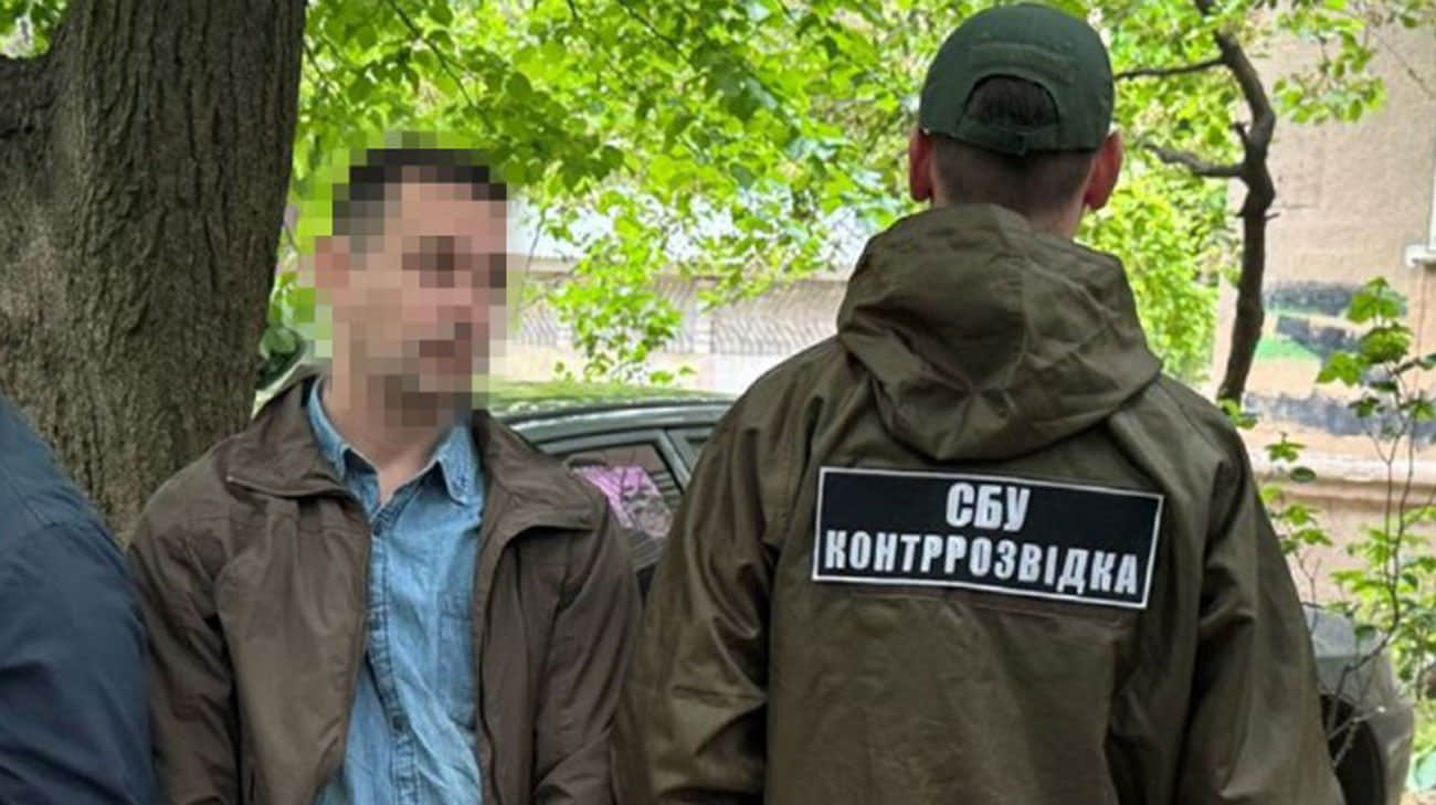 СБУ каже, що спіймала "крота": влаштувався на оборонний завод, щоб викрасти розробки для ФБС