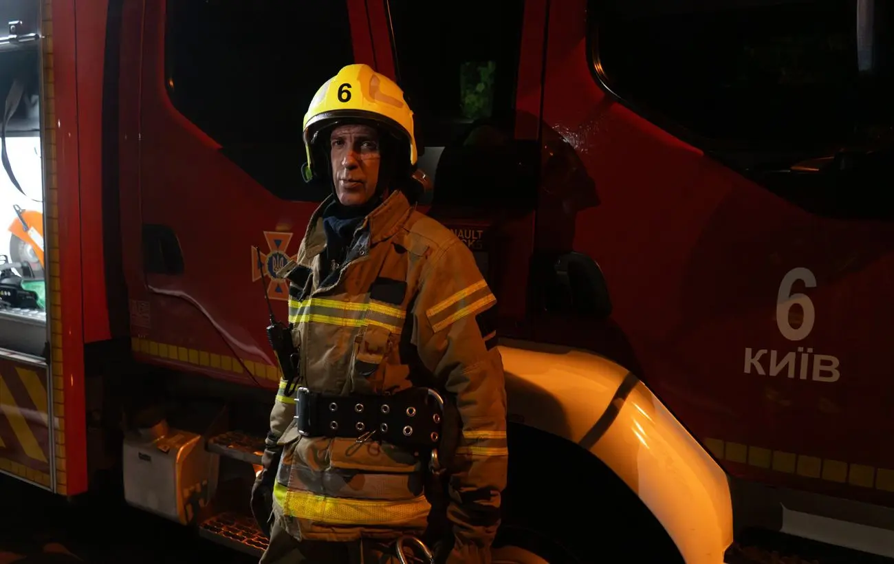 У Києві внаслідок атаки частково зруйновано багатоповерхівку