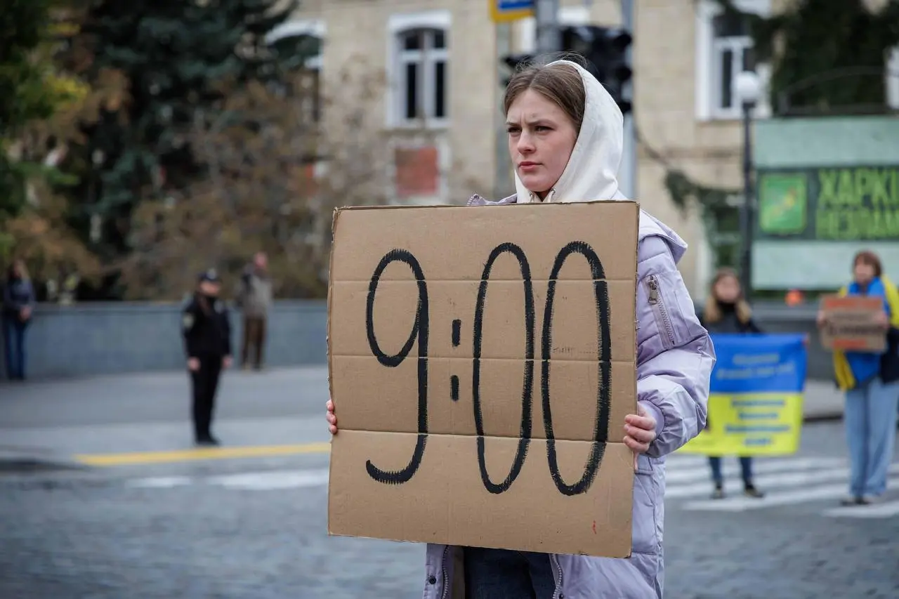 Центр Харкова зупинився на хвилину (фото)