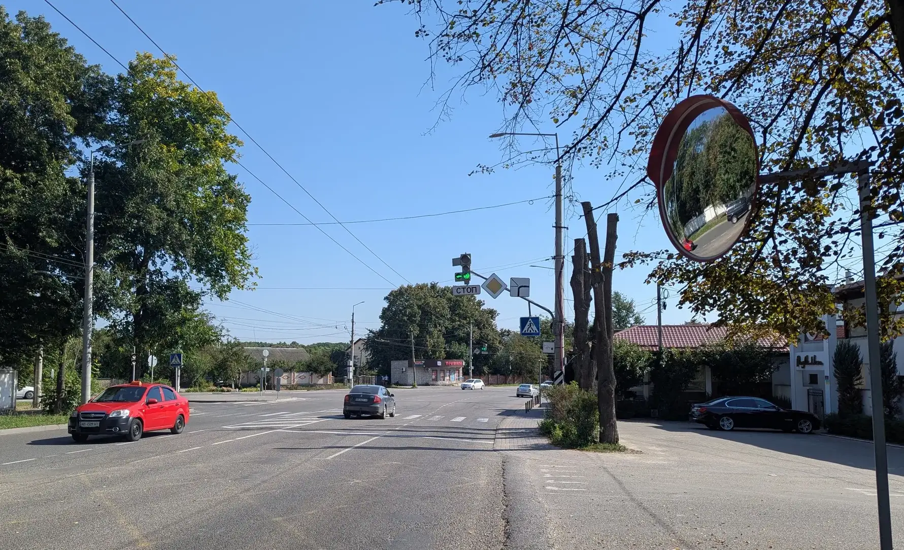У Вінниці на перехресті Гніванського шосе та провулку Енергетичного з’явилось дорожнє дзеркало