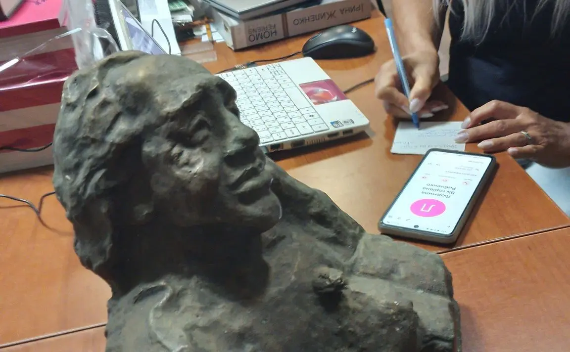 Родина письменника Валерія Шевчука передала його речі до Музею шістдесятництва та готує подарунки дітям загиблих Героїв