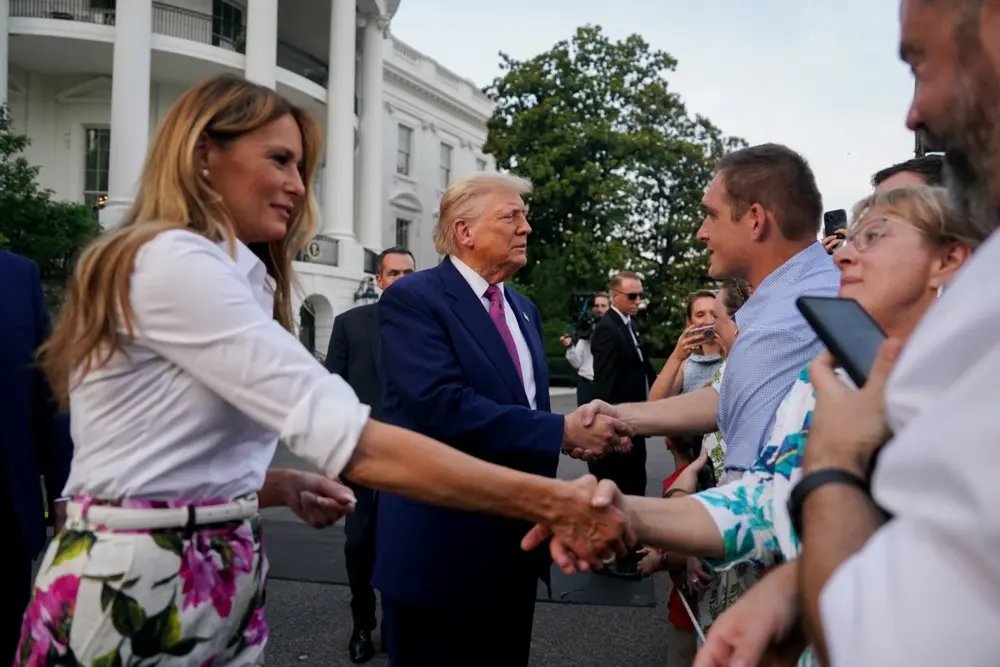 Криптовалюта, сувениры и недвижимость: Трамп задекларировал более $1,6 млрд дохода