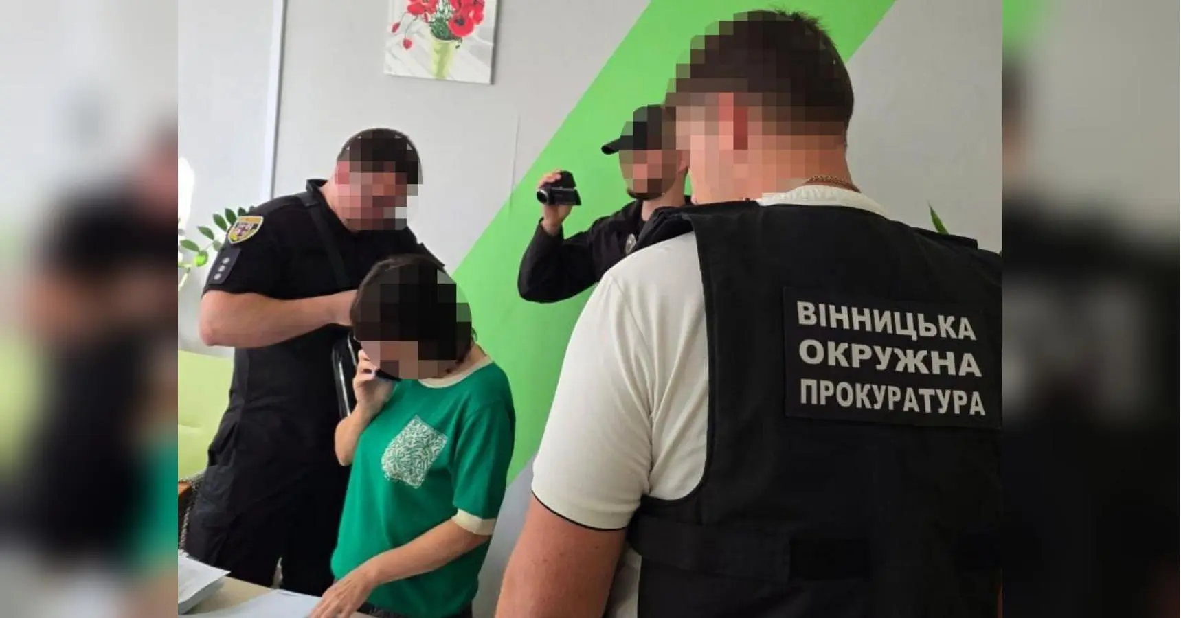 Розтрата бюджетних коштів, земельний дерибан та службова недбалість: 19 підозр чиновникам Вінницької області