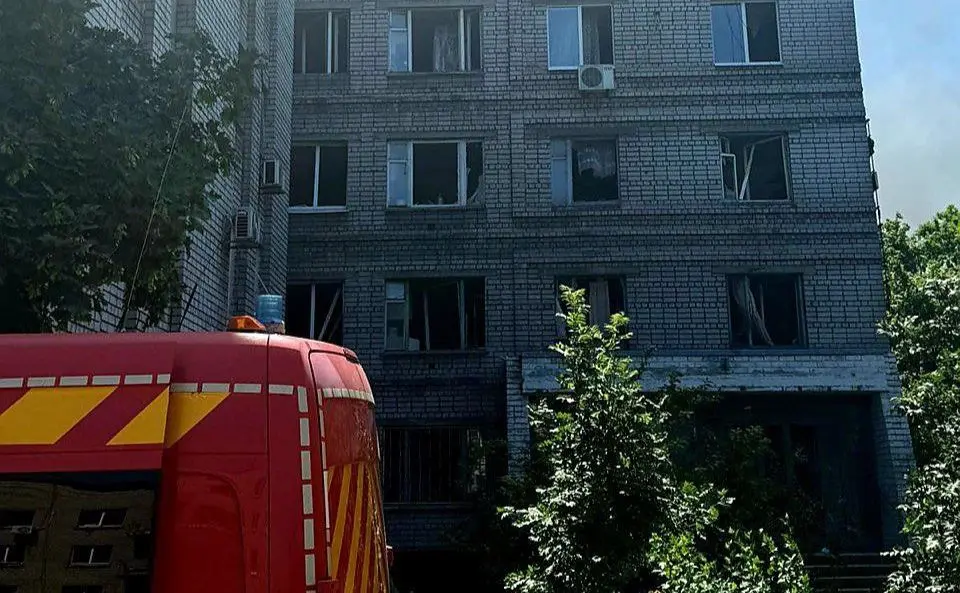Росія вдарила по Дніпру: постраждали дитячі садочки, школи, поїзд, є загиблий