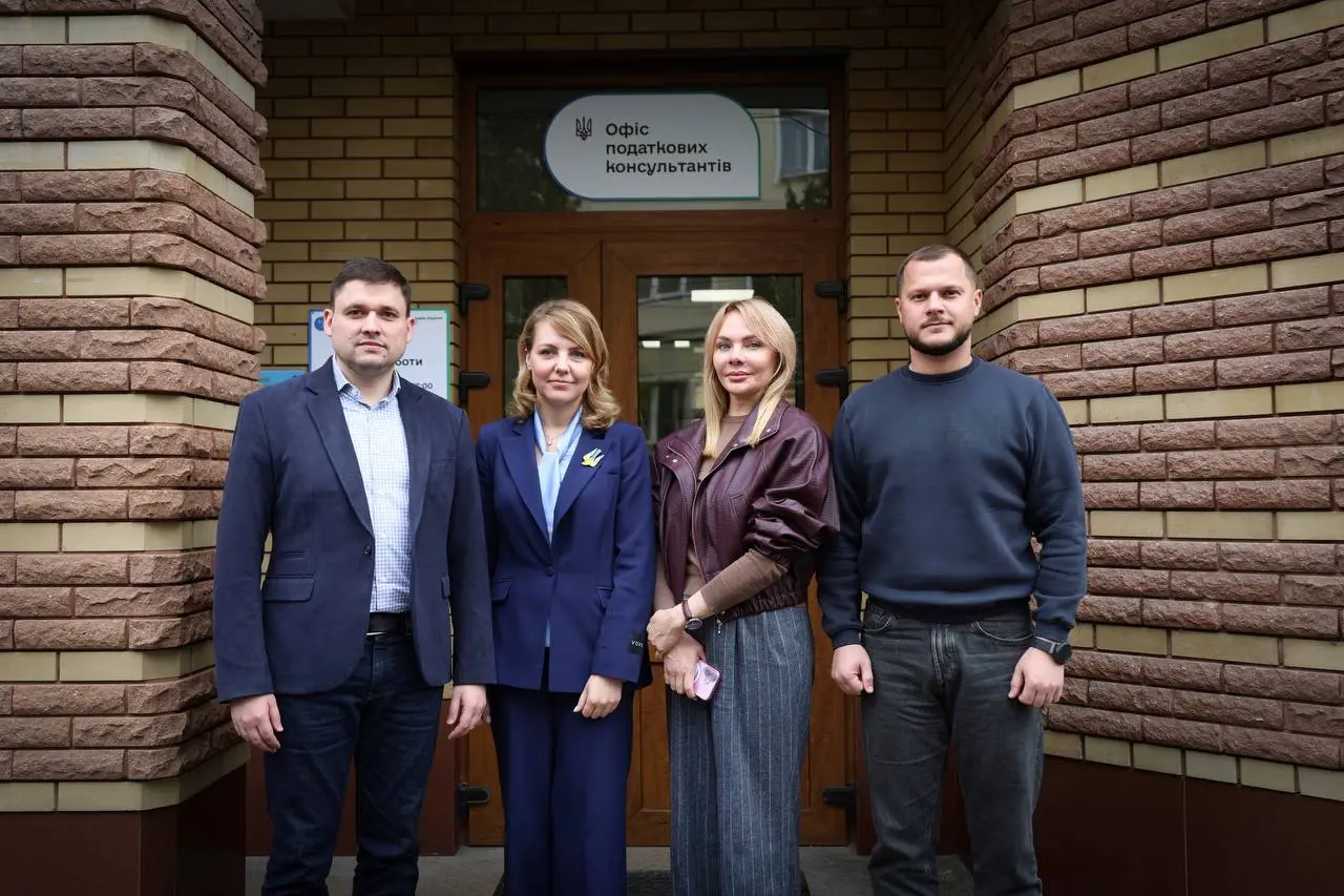 «Діалог влади та бізнесу»: Микола Калашник ознайомився з роботою Офісу податкових консультантів у Бучі