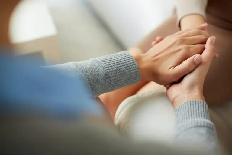 Психологічна підтримка та йога: як у Дніпрі допомагають дружинам військових