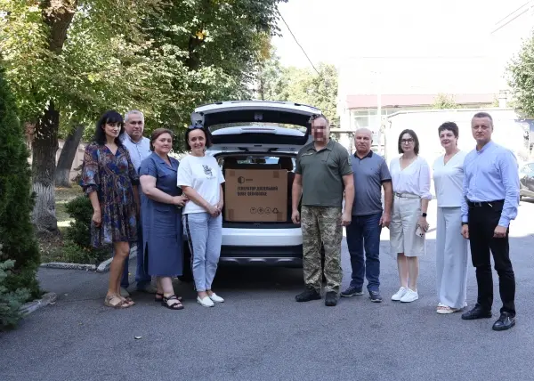 Виконавчий апарат Вінницької обласної Ради передав військовим необхідну техніку