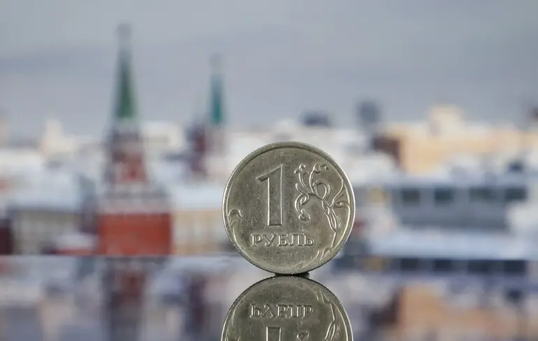Російські урядовці вимагають від голови Центробанку послабити облікову ставку – Bloomberg