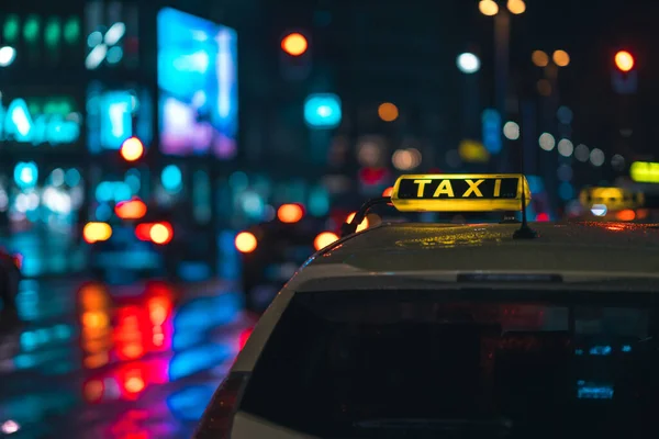 Bolt, Uklon та Uber запропонували Кличку та КМВА врегулювати нічні перевезення за львівським зразком