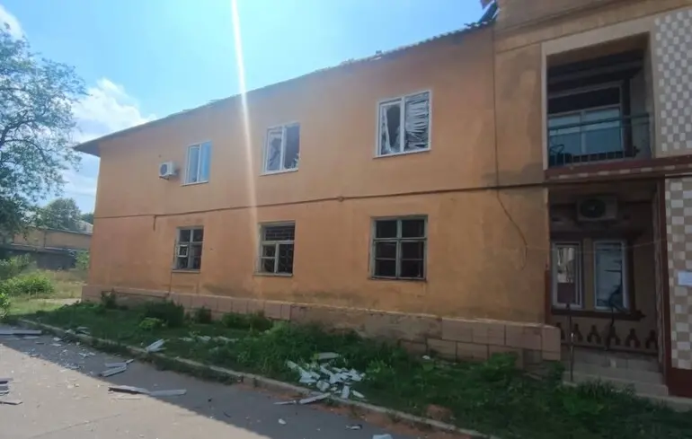 Росіяни завдали авіаударів по місту в Донецькій області: є поранені 