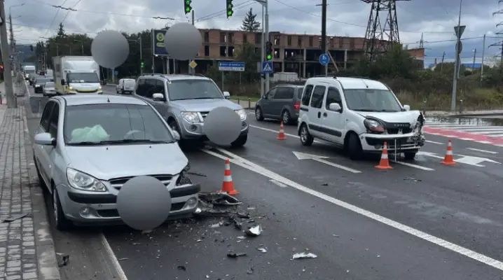 На Хотинській у Чернівцях водії зіткнулися автівками