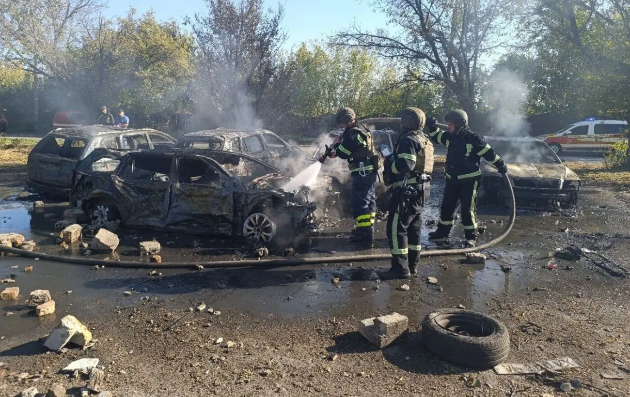 Били КАБами та "Шахедами", є жертва: все що відомо про шестигодинну атаку на Запоріжжя