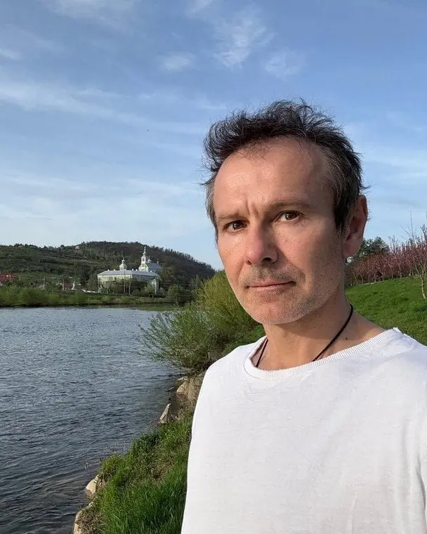 Святослав Вакарчук похрестив сина: хто куми і де відбулося таїнство (ексклюзив)