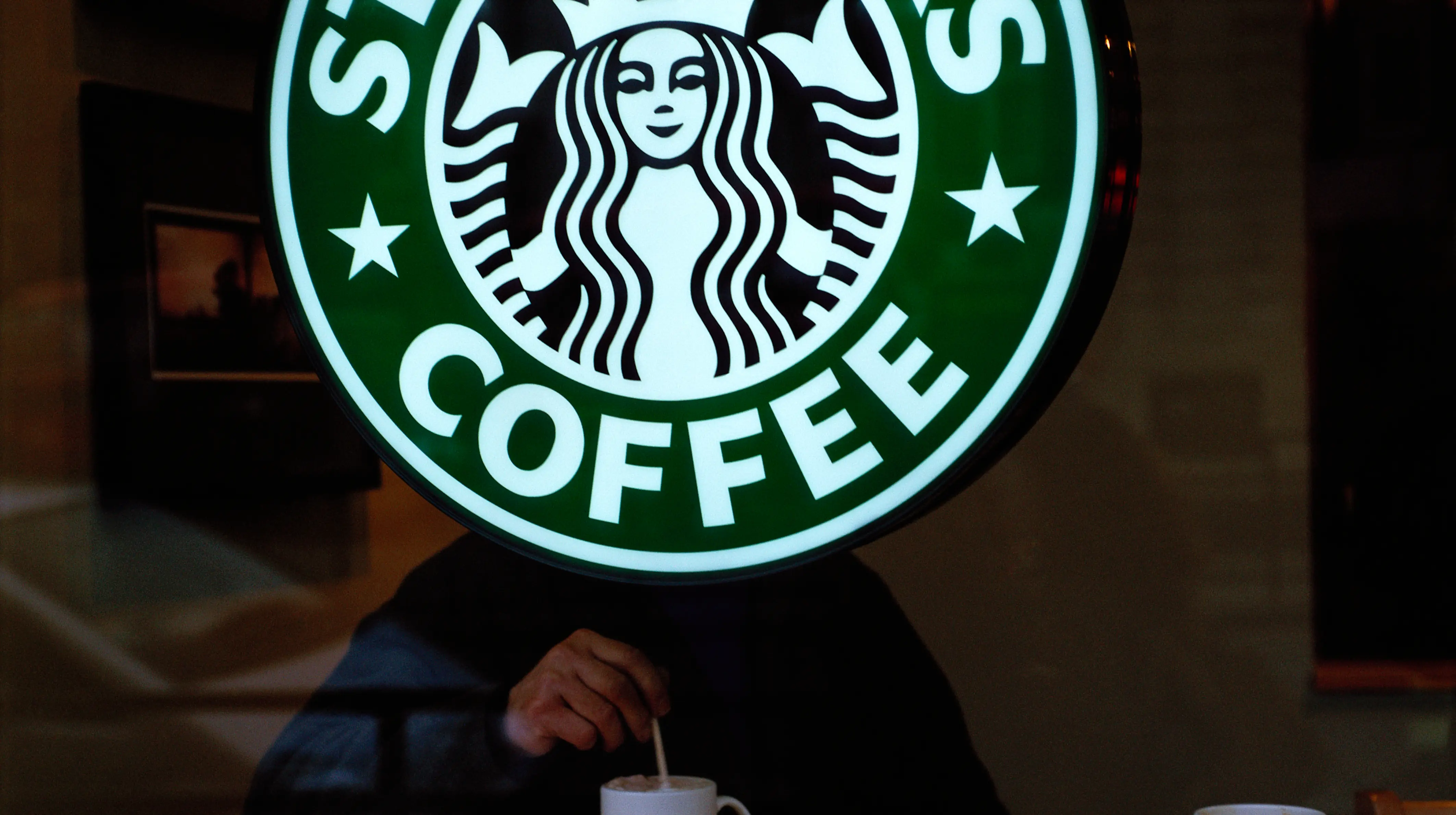Ключовий постачальник Starbucks відчуває гіркі наслідки мит Трампа 